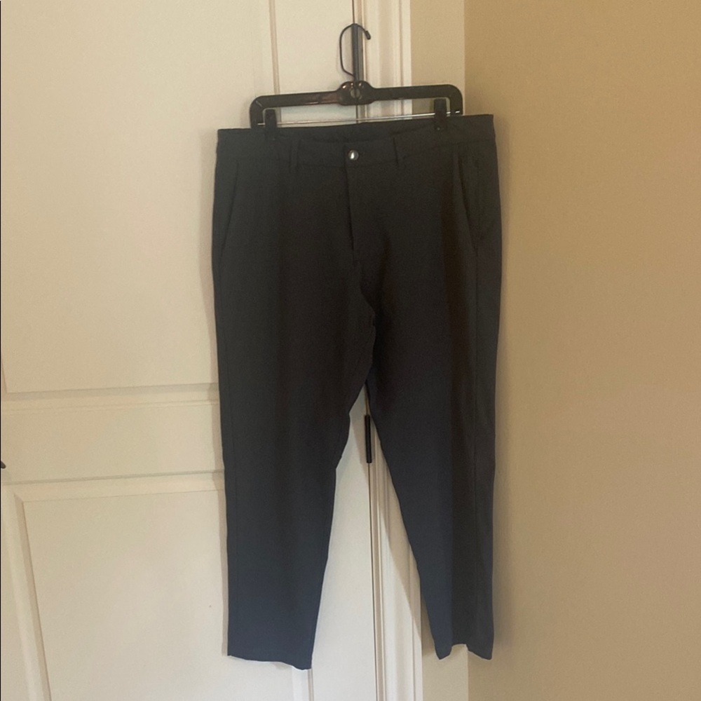 Lululemon men’s dark gray pants size 36